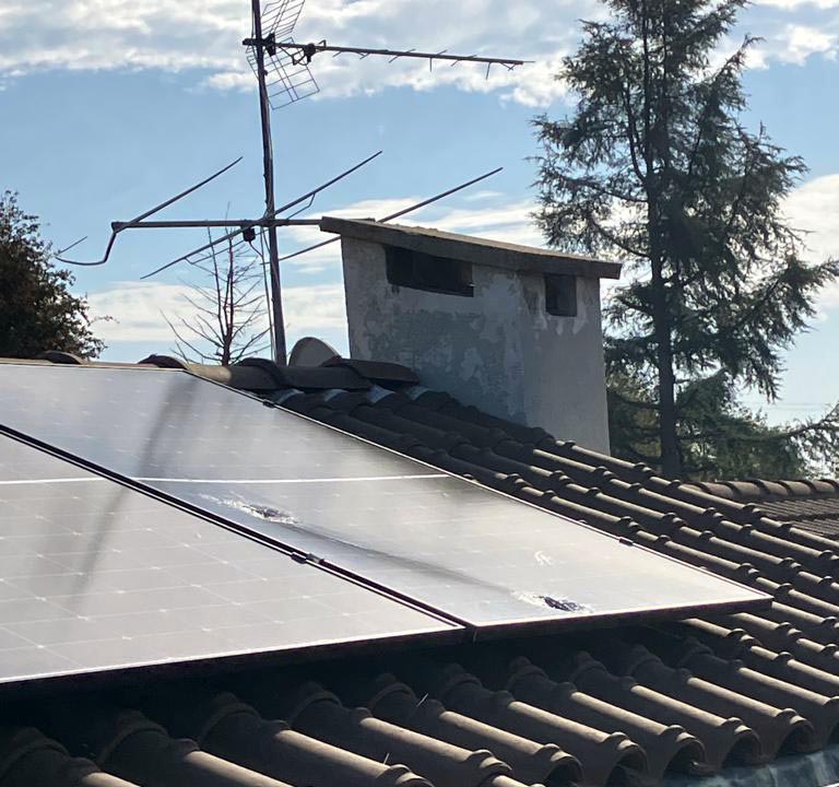 impianto fotovoltaico danneggiato dalla grandine